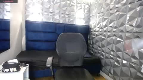 dafnee_e online show from September 2025 06:08:02 PM