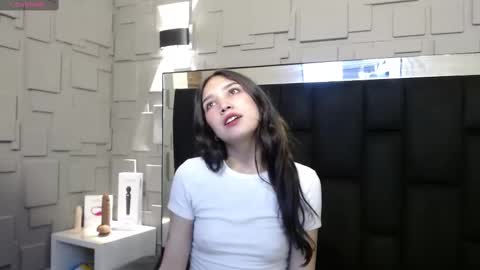 dafnee_e online show from October 2025 09:24:01 PM