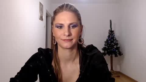 Dagmarie online show from December 2024 07:21:01 PM