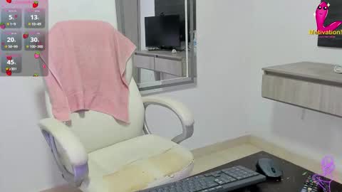 Snapshot of dahian_carter chatting on October 2025 12:12:02 PM Dahian online show from October 2025 12:12:02 PM