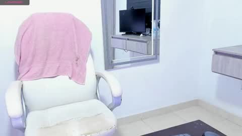 Snapshot of dahian_carter chatting on October 2025 01:42:02 PM Dahian online show from October 2025 01:42:02 PM