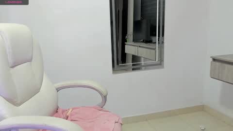 Snapshot of dahian_carter chatting on October 2025 01:18:01 PM Dahian online show from October 2025 01:18:01 PM