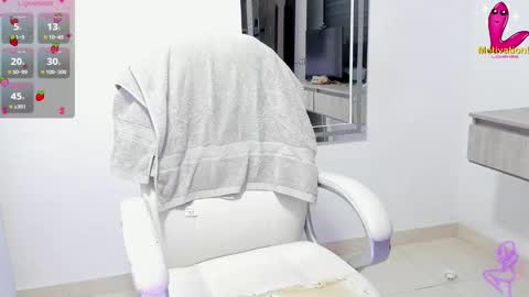 Snapshot of dahian_carter chatting on November 2025 12:40:02 PM Dahian online show from November 2025 12:40:02 PM