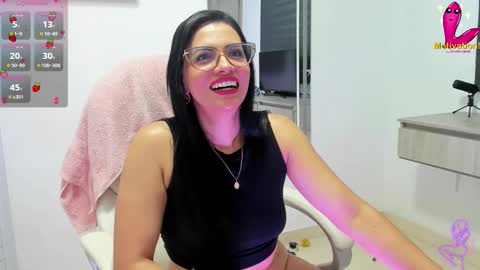 Snapshot of dahian_carter chatting on November 2025 01:22:01 PM Dahian online show from November 2025 01:22:01 PM