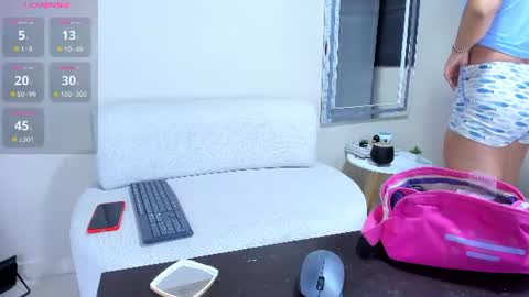 Snapshot of dahian_carter chatting on July 2026 12:22:02 PM Dahian online show from July 2026 12:22:02 PM