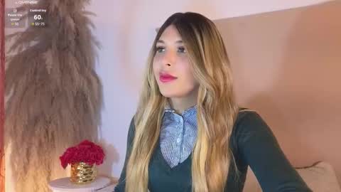 Dahiana online show from November 2025 10:32:02 PM