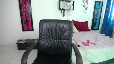 Snapshot of dahiana_sterling chatting on February 2025 02:04:02 PM Dahiana online show from February 2025 02:04:02 PM