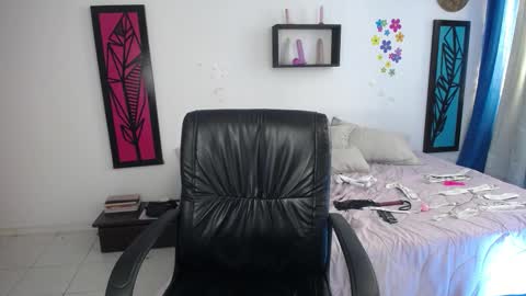 Snapshot of dahiana_sterling chatting on February 2025 06:33:02 PM Dahiana online show from February 2025 06:33:02 PM