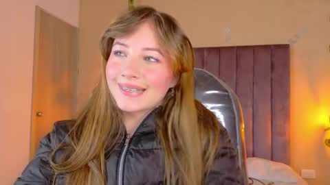 Dahlia online show from April 2026 06:51:02 AM