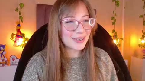 Snapshot of dahlia_rousse chatting on June 2026 06:01:01 AM Dahlia online show from June 2026 06:01:01 AM