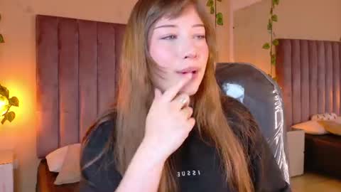Snapshot of dahlia_rousse chatting on July 2026 05:05:01 AM Dahlia online show from July 2026 05:05:01 AM