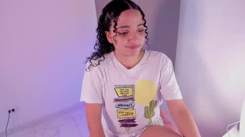 Snapshot of dahliabrowniee chatting on March 2025 10:32:01 PM Dahli online show from March 2025 10:32:01 PM