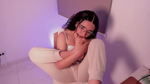 Snapshot of dahliabrowniee chatting on March 2025 03:57:01 AM Dahli online show from March 2025 03:57:01 AM