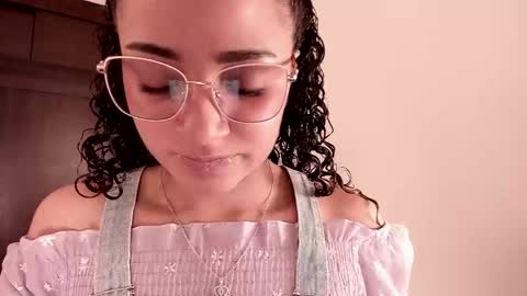 Snapshot of dahliabrowniee chatting on September 2025 08:43:01 PM Dahli online show from September 2025 08:43:01 PM