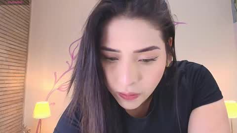 Snapshot of dahliamoore chatting on October 2025 09:28:02 PM Dahlia online show from October 2025 09:28:02 PM