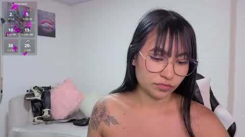 Snapshot of dahlienne_vianne chatting on July 2026 08:06:02 PM Nicole online show from July 2026 08:06:02 PM