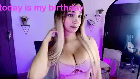 dahnia_cruz online show from July 2026 03:38:02 PM