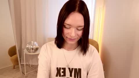 daily_glam online show from October 2025 12:16:01 PM