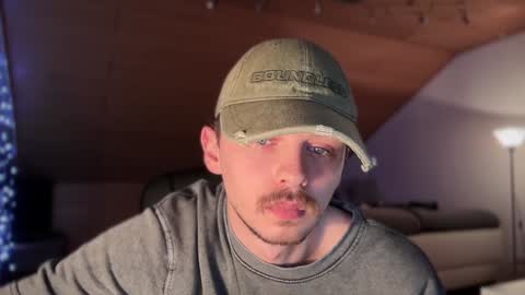 Snapshot of daimon_hall chatting on January 2025 03:20:01 AM Daimon  online show from January 2025 03:20:01 AM