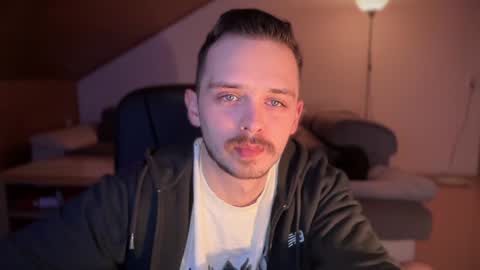 Snapshot of daimon_hall chatting on February 2025 01:15:01 AM Daimon  online show from February 2025 01:15:01 AM