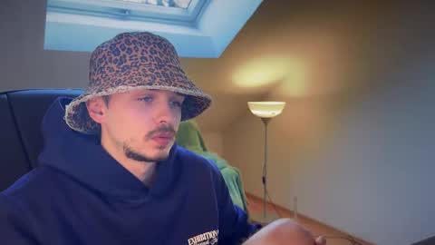 Snapshot of daimon_hall chatting on March 2025 03:16:02 PM Daimon  online show from March 2025 03:16:02 PM