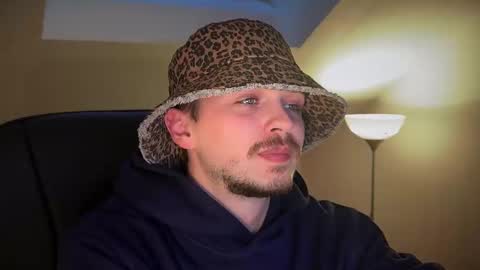 Snapshot of daimon_hall chatting on March 2025 04:25:01 PM Daimon  online show from March 2025 04:25:01 PM