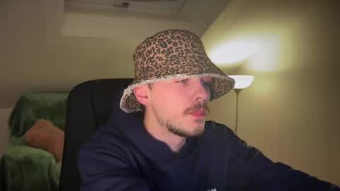 Snapshot of daimon_hall chatting on March 2025 07:29:02 PM Daimon  online show from March 2025 07:29:02 PM