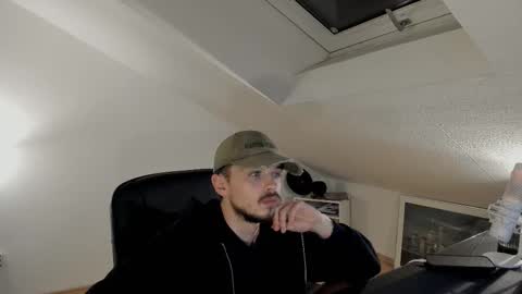 Snapshot of daimon_hall chatting on October 2025 03:51:02 AM Daimon  online show from October 2025 03:51:02 AM