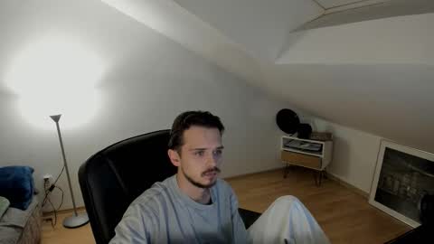 Snapshot of daimon_hall chatting on October 2025 10:10:01 PM Daimon  online show from October 2025 10:10:01 PM