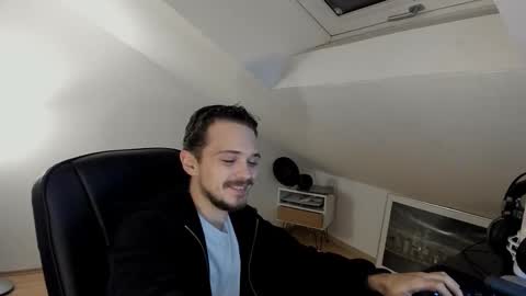 Snapshot of daimon_hall chatting on October 2025 11:15:02 PM Daimon  online show from October 2025 11:15:02 PM