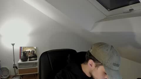 Snapshot of daimon_hall chatting on October 2025 01:20:02 AM Daimon  online show from October 2025 01:20:02 AM