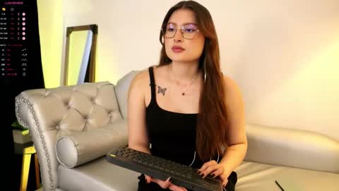 Snapshot of daisha_riley chatting on October 2025 01:56:02 PM Lauren online show from October 2025 01:56:02 PM