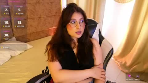 Lauren            online show from April 2026 02:23:02 PM