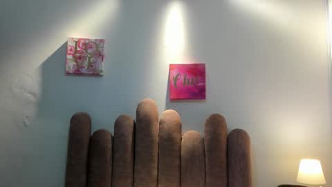 Snapshot of daisy93_ chatting on October 2025 12:13:02 PM D A I S Y online show from October 2025 12:13:02 PM