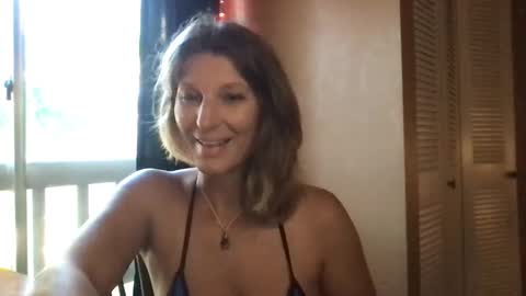 Snapshot of daisy9kat chatting on December 2024 01:21:01 PM Daisy137 online show from December 2024 01:21:01 PM