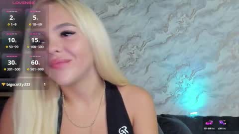Snapshot of daisy_abby03 chatting on October 2025 05:16:01 AM DaIsy Abby online show from October 2025 05:16:01 AM