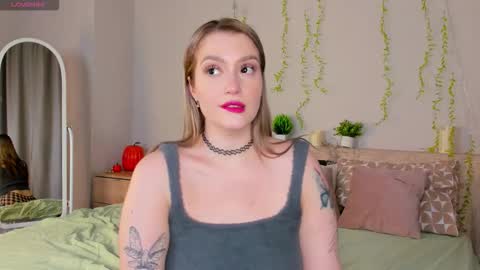 Viickie online show from March 2026 09:32:02 AM