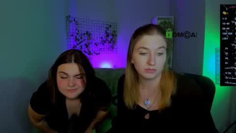 Snapshot of daisy_candy chatting on September 2025 08:43:01 PM Little Di online show from September 2025 08:43:01 PM