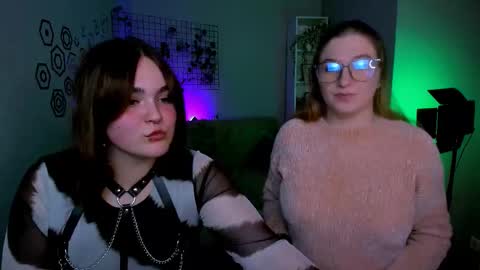 Snapshot of daisy_candy chatting on October 2025 07:57:02 PM Little Di online show from October 2025 07:57:02 PM