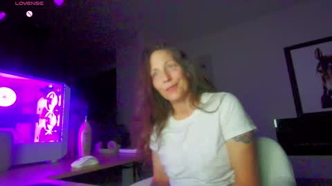 Daisy online show from May 2026 03:46:01 AM