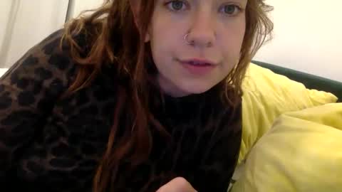 Snapshot of daisybaby699 chatting on October 2025 11:01:02 PM DaisyB3 online show from October 2025 11:01:02 PM