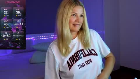 Snapshot of daisydavis_ chatting on May 2026 05:11:01 PM Daisy online show from May 2026 05:11:01 PM