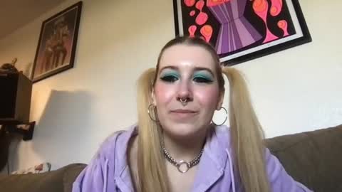 Snapshot of daisymynx chatting on June 2026 12:32:02 AM daisymynx online show from June 2026 12:32:02 AM