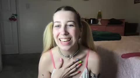 Snapshot of daisymynx chatting on July 2026 04:03:01 AM daisymynx online show from July 2026 04:03:01 AM