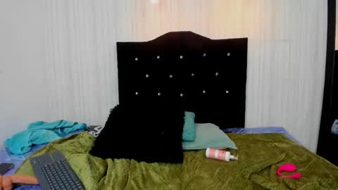 Snapshot of dakota_alice chatting on March 2025 04:49:02 AM Dakota and Valerie online show from March 2025 04:49:02 AM