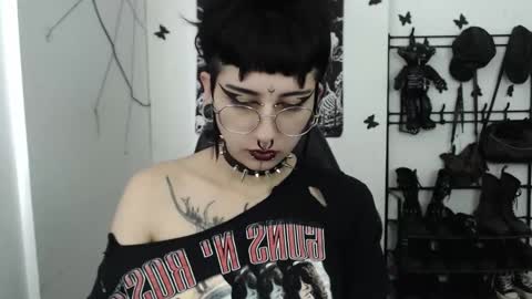 Snapshot of dakota_krall_ chatting on October 2025 01:12:02 PM dakota online show from October 2025 01:12:02 PM