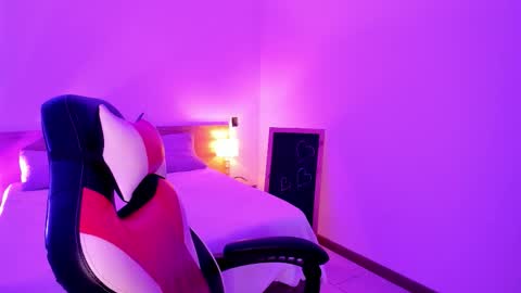 dakota_mars online show from September 2025 11:58:01 AM