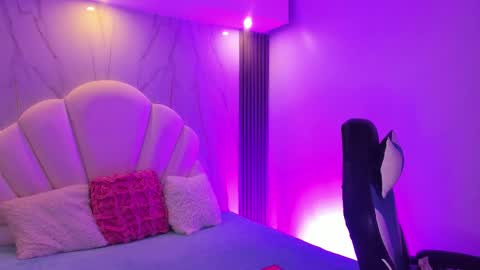 dakota_mars online show from October 2025 12:16:01 PM