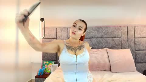 Dakota-Megan online show from November 2025 01:33:02 PM