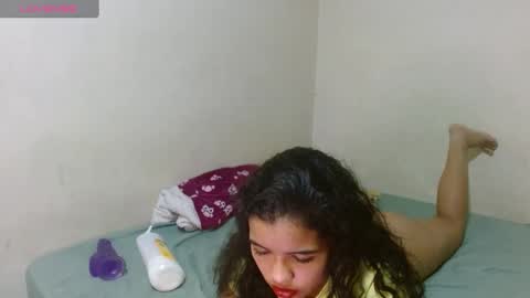 Snapshot of dakota_sweetx chatting on January 2025 10:43:02 PM Dakota And Bellamy online show from January 2025 10:43:02 PM